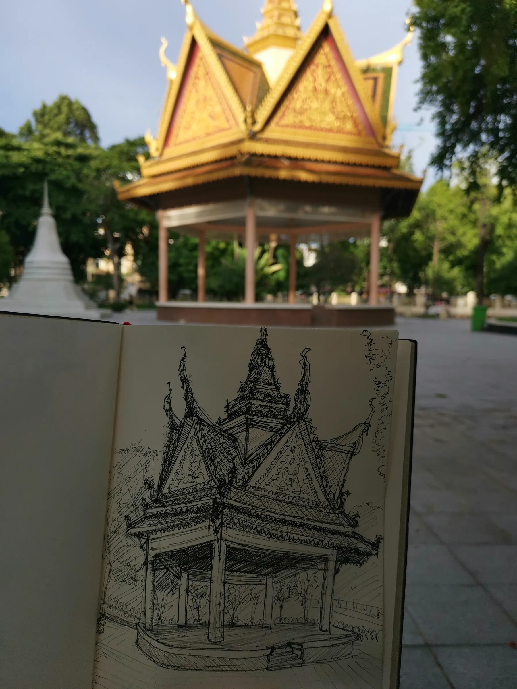 Cambodge _ Phnom Penh _ 22.06.24 _ Pavillon sur le site de Wat Phnom