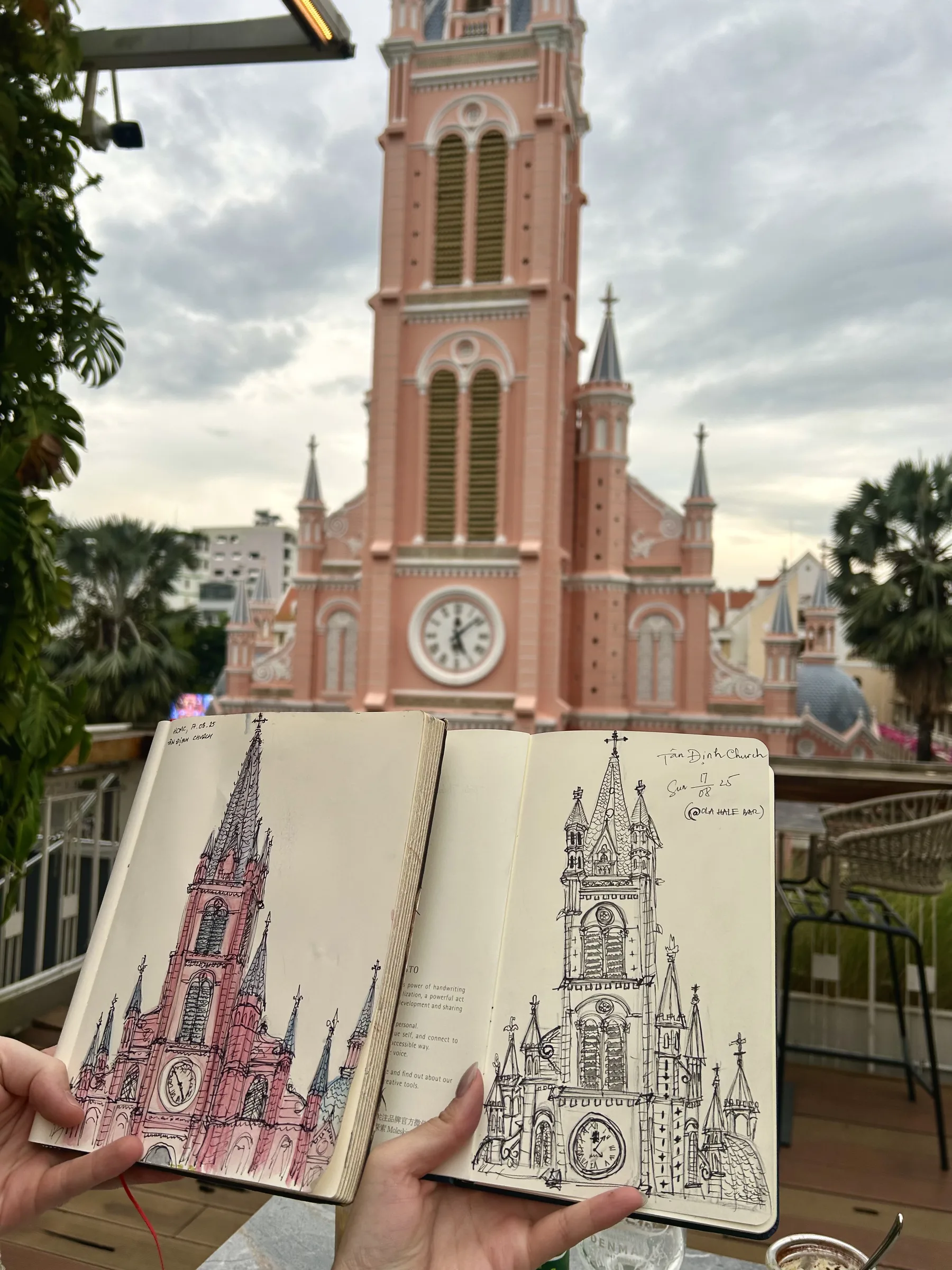 Vietnam _ Hô Chi Minh-Ville _ 17.08.25 _ L'église rose de Tan Dinh
